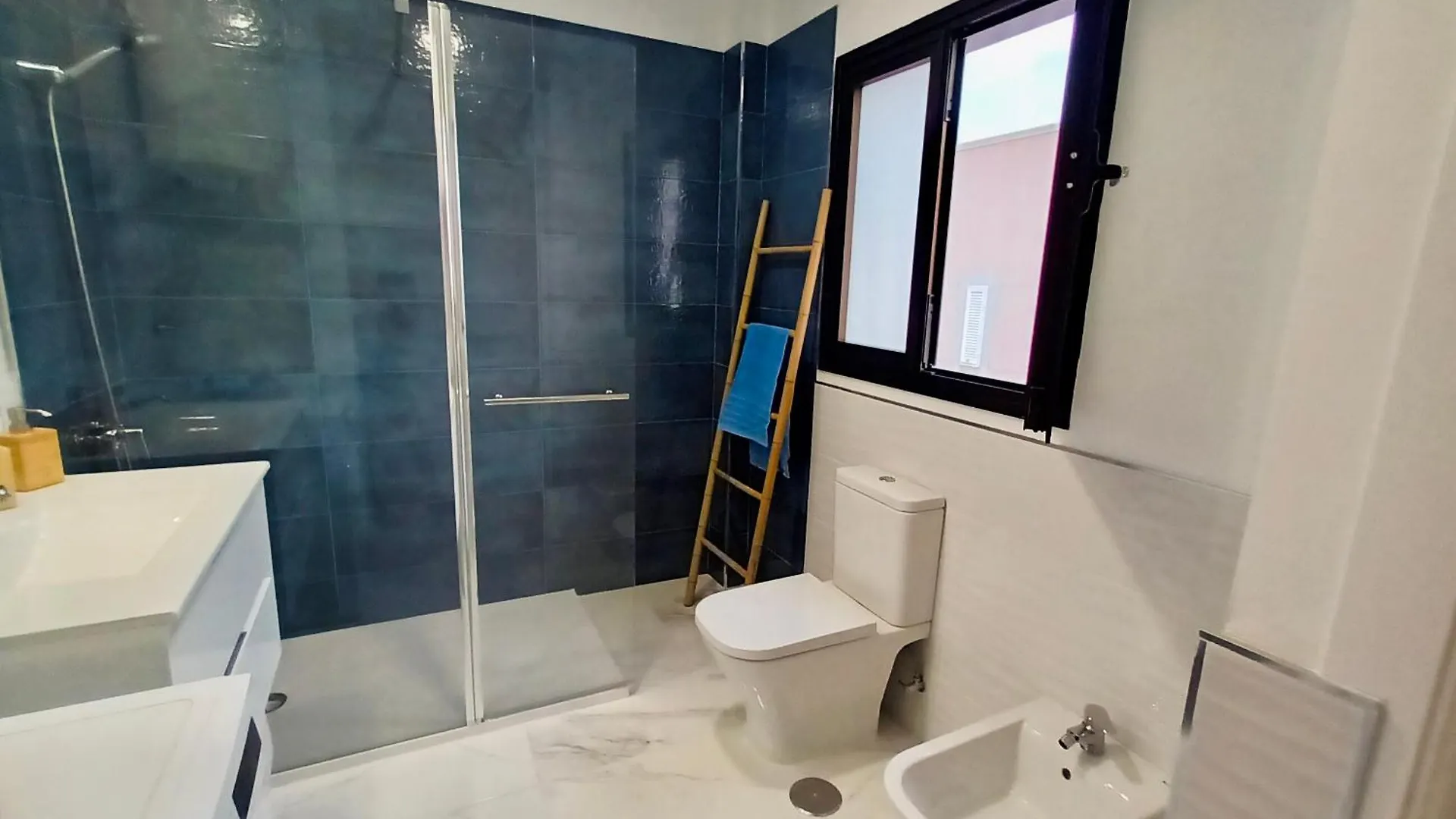 Ocean View Holiday Home 阿罗纳 0*,  西班牙